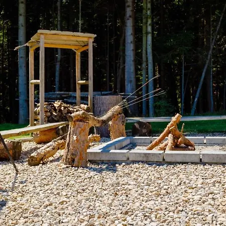 بيت للعطل Pod Lasem Mm